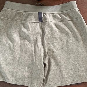Lululemon men’s large shorts 7 inch
